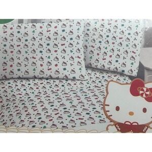 Hello Kitty Christmas Bows and Santa Hats Full Size 4-Piece Cotton Sheet Set NEW